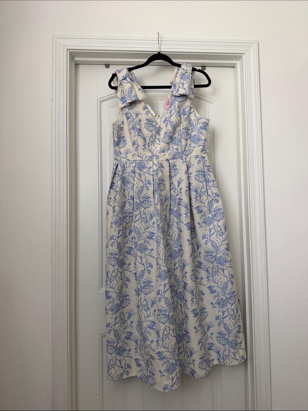 entro Cream and Blue Floral Tie-Shoulder Midi Dress